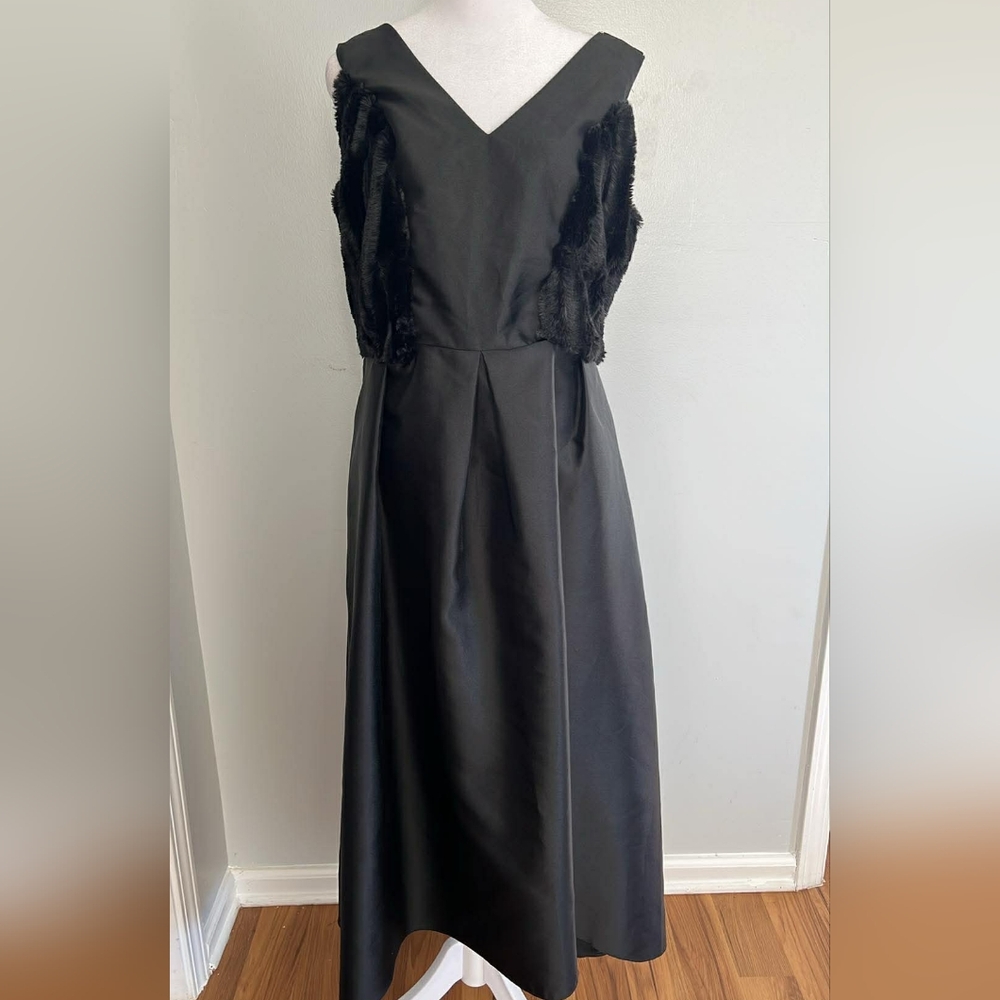 ALFRED SUNG Elegant Black Maxi Dress with Fur Details